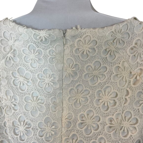 Black by Saks Fifth Avenue Sleeveless Floral Cut Out Lace Sheath Dress 4 - Picture 5 of 9